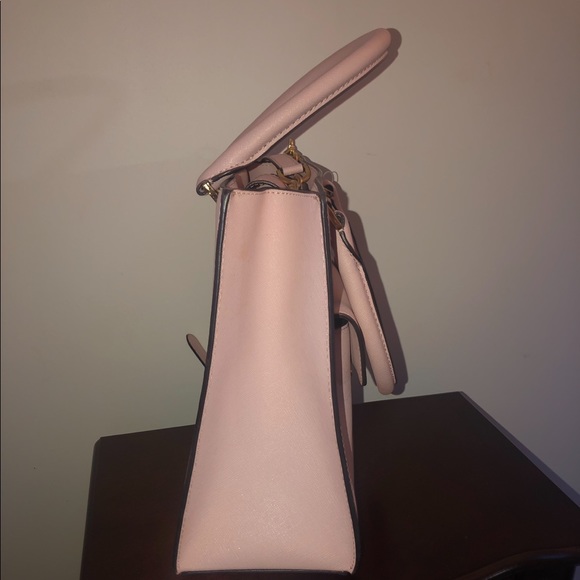 Michael Kors Bridgette Medium Leather Tote - Picture 9 of 16